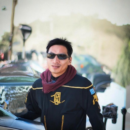 格斗巨人如何俘獲蘿莉芳心？他們的愛情故事令人驚嘆